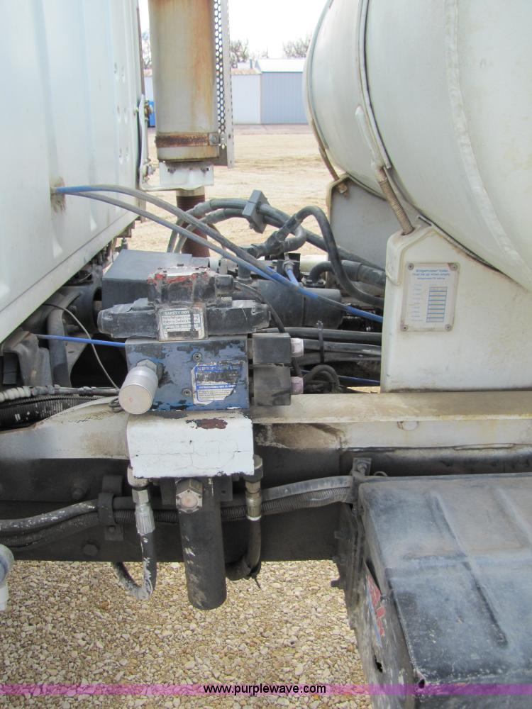 image for item 5171 1993 Ford LT8000 cement mixer truck