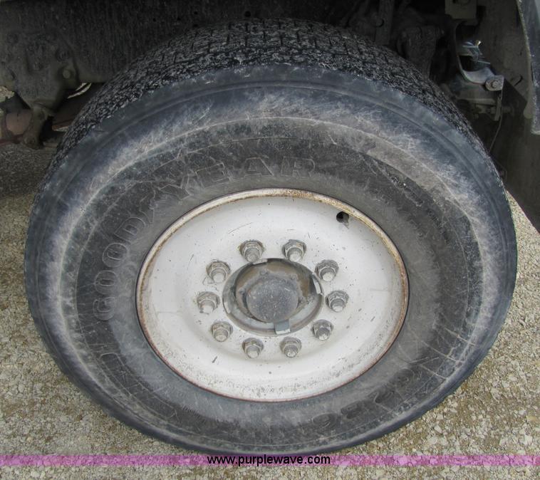 image for item 5171 1993 Ford LT8000 cement mixer truck