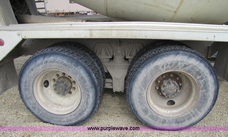 image for item 5171 1993 Ford LT8000 cement mixer truck