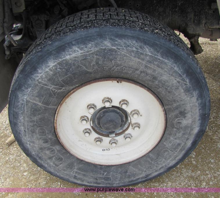 image for item 5171 1993 Ford LT8000 cement mixer truck