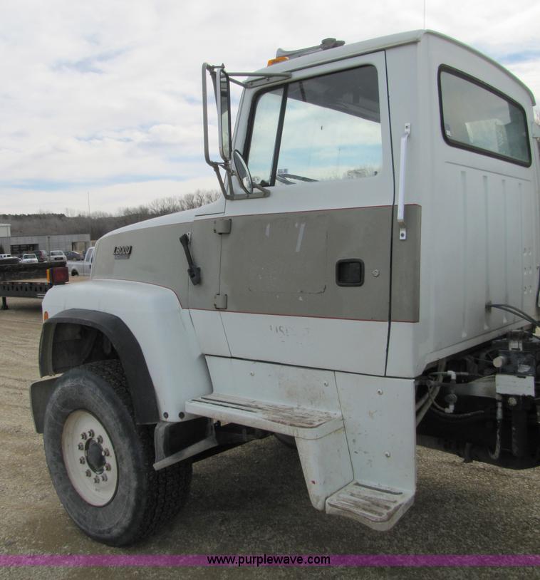 image for item 5171 1993 Ford LT8000 cement mixer truck