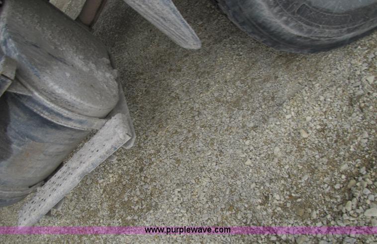 image for item 5171 1993 Ford LT8000 cement mixer truck