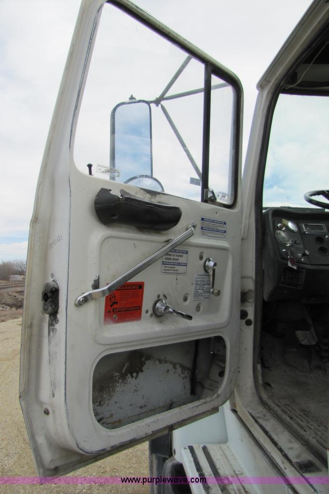 image for item 5171 1993 Ford LT8000 cement mixer truck