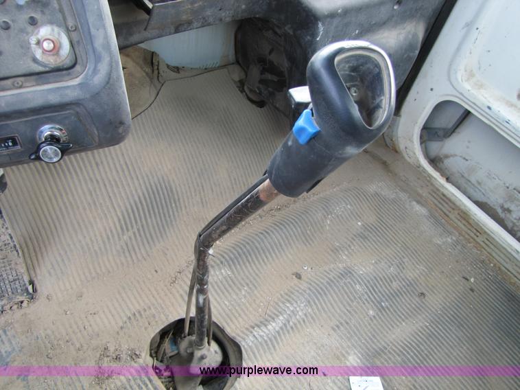 image for item 5171 1993 Ford LT8000 cement mixer truck