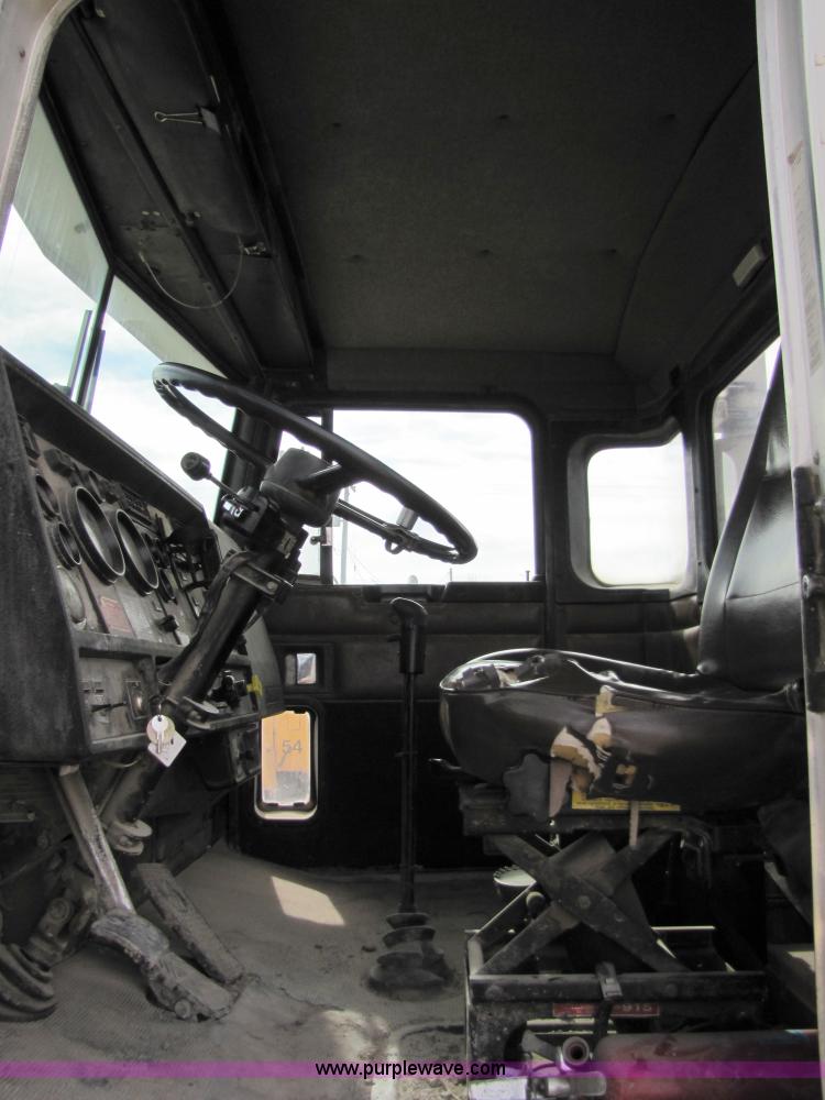 image for item 5172 1995 Kenworth W900B cement mixer truck