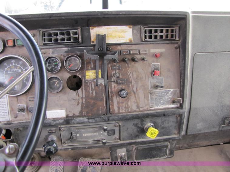 image for item 5172 1995 Kenworth W900B cement mixer truck