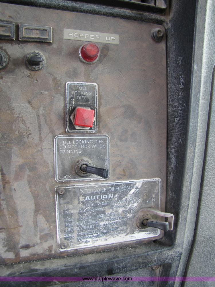 image for item 5172 1995 Kenworth W900B cement mixer truck