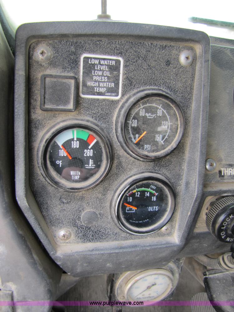 image for item 5174 1994 Mack RD690S cab and chassis