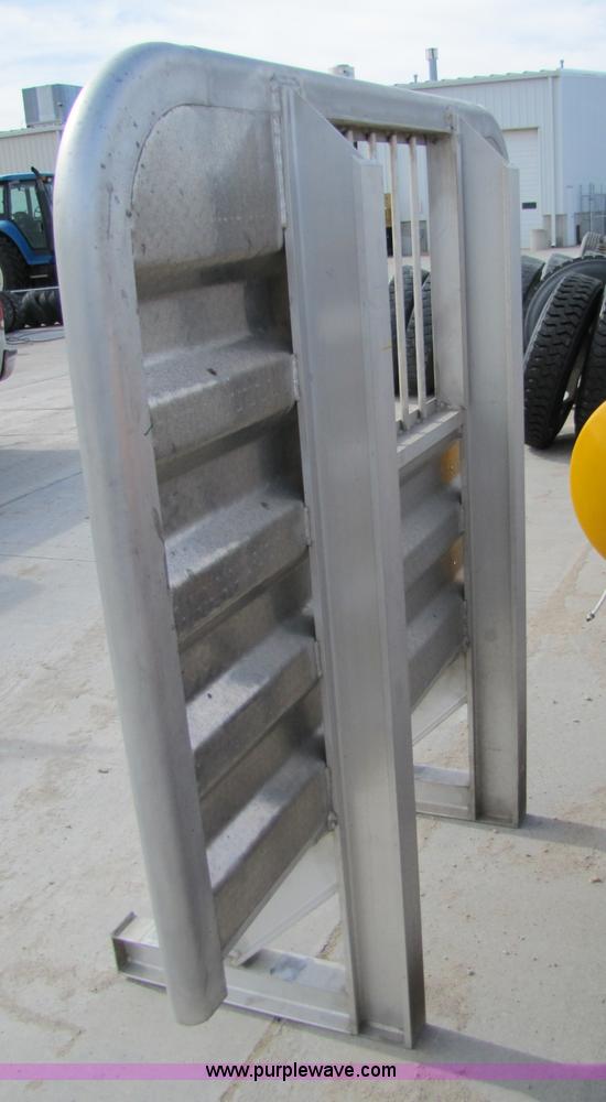 image for item 5175 Merritt aluminum headache rack