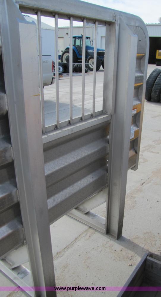 image for item 5175 Merritt aluminum headache rack