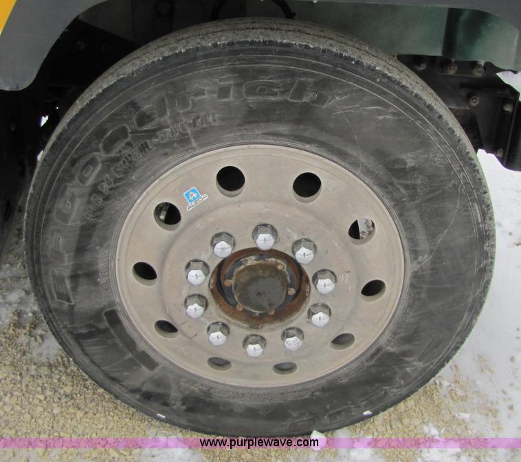 image for item 5176 1998 Mack RD688S tractor