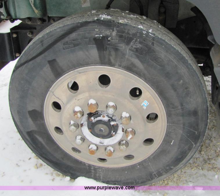 image for item 5176 1998 Mack RD688S tractor