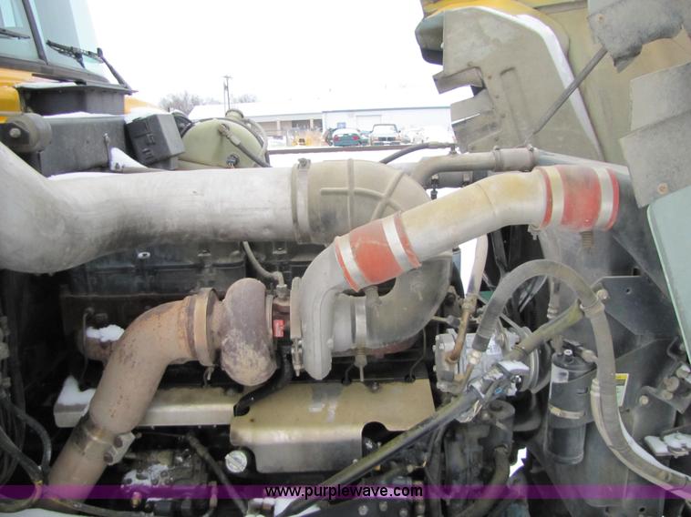 image for item 5176 1998 Mack RD688S tractor