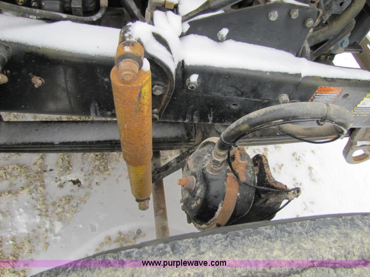 image for item 5176 1998 Mack RD688S tractor