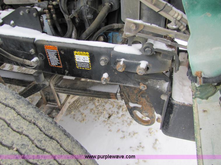 image for item 5176 1998 Mack RD688S tractor