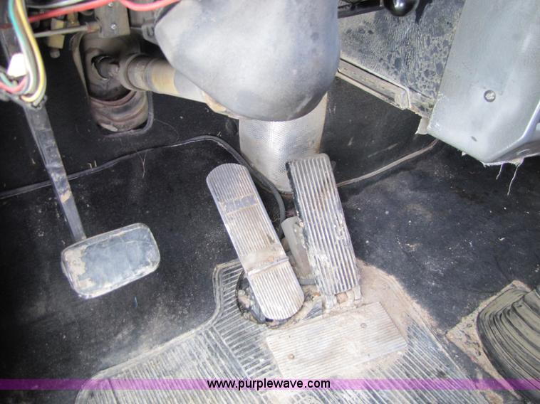 image for item 5176 1998 Mack RD688S tractor