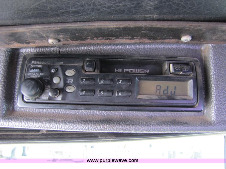 image for item 5176 1998 Mack RD688S tractor