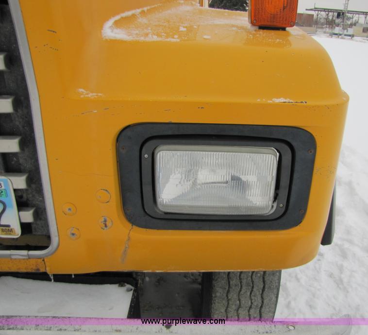 image for item 5176 1998 Mack RD688S tractor