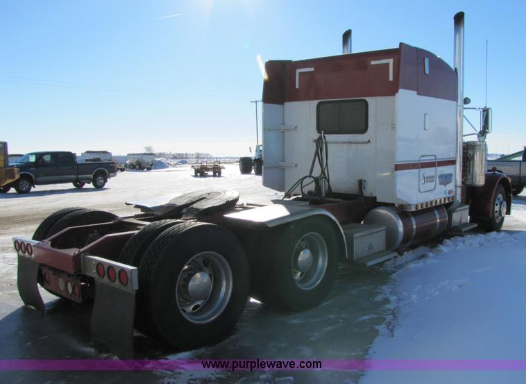 image for item 5307 2000 Peterbilt 379 semi truck