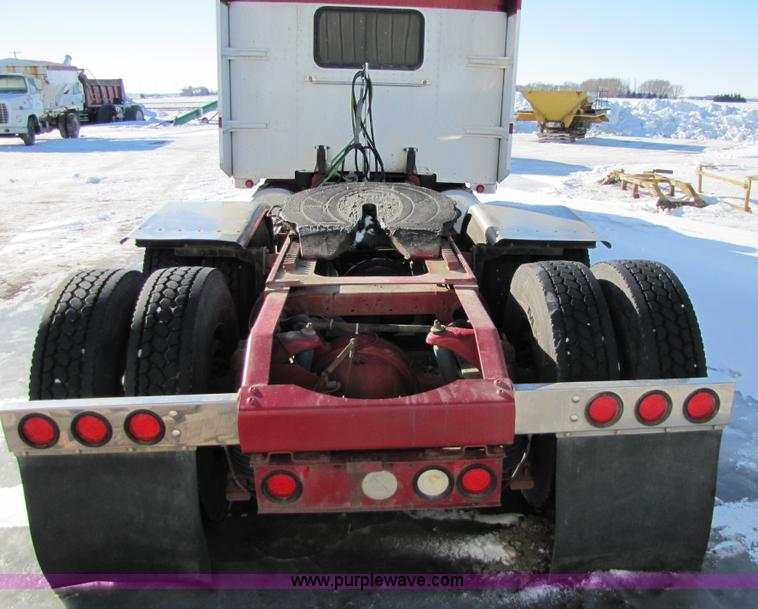 image for item 5307 2000 Peterbilt 379 semi truck