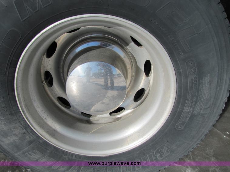 image for item 5307 2000 Peterbilt 379 semi truck