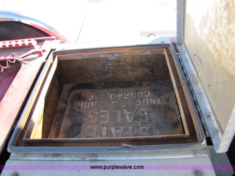 image for item 5307 2000 Peterbilt 379 semi truck