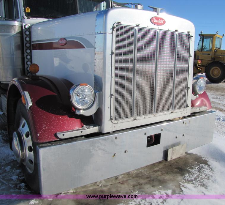image for item 5307 2000 Peterbilt 379 semi truck
