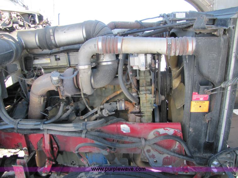 image for item 5307 2000 Peterbilt 379 semi truck