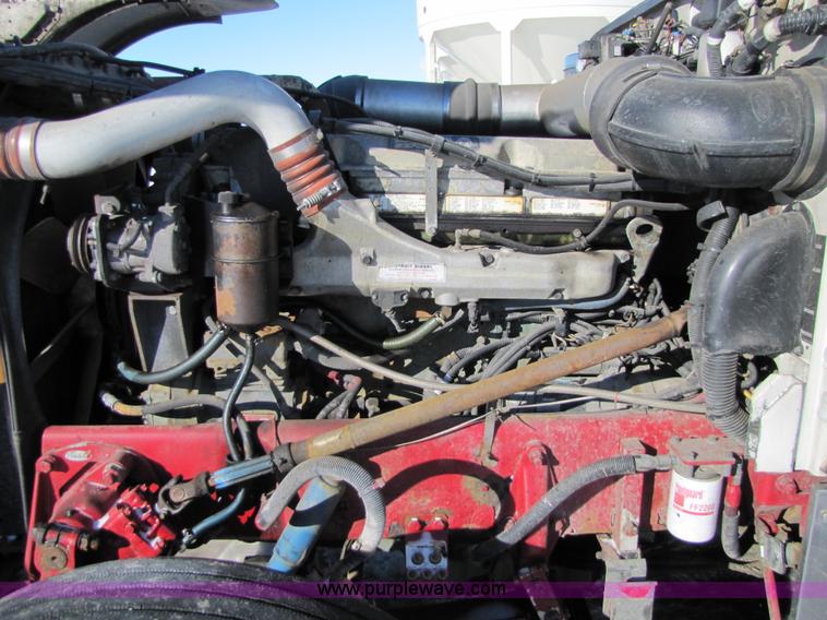 image for item 5307 2000 Peterbilt 379 semi truck