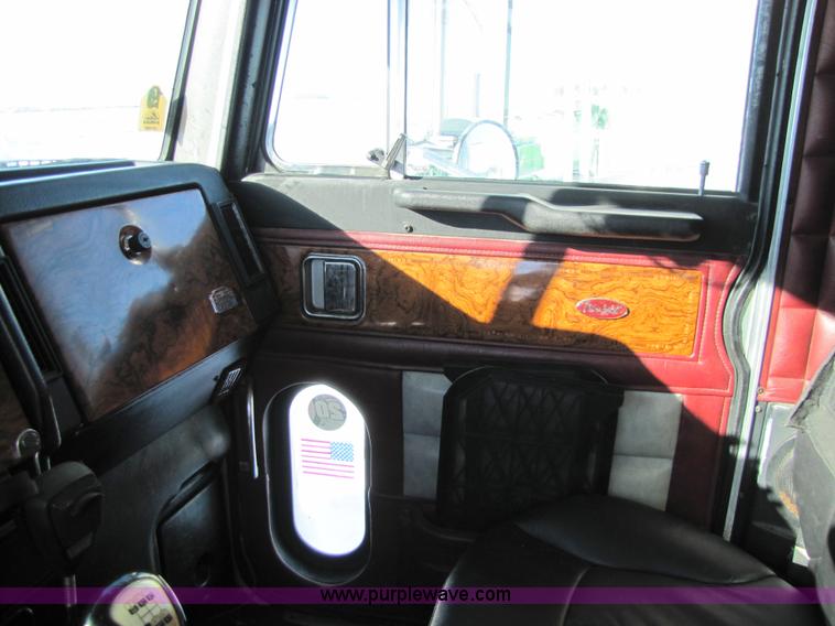 image for item 5307 2000 Peterbilt 379 semi truck