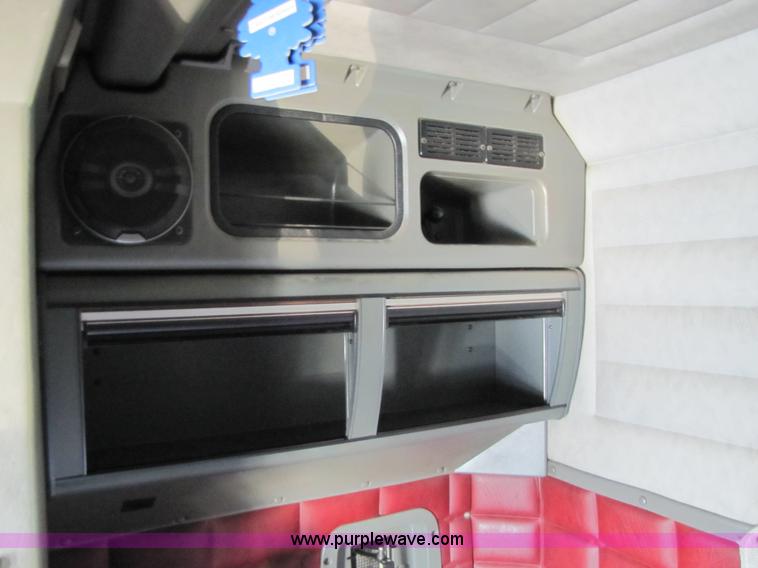 image for item 5307 2000 Peterbilt 379 semi truck