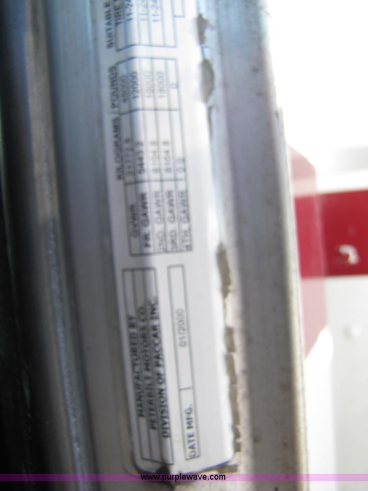 image for item 5307 2000 Peterbilt 379 semi truck