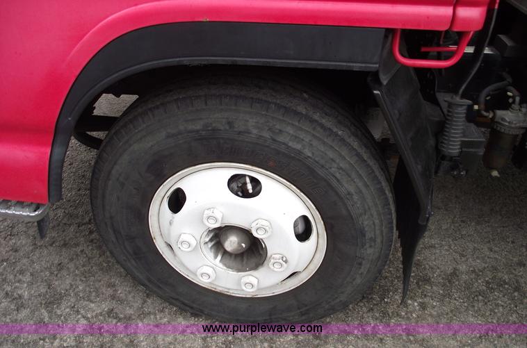 image for item 5450 2000 Isuzu NPR box truck