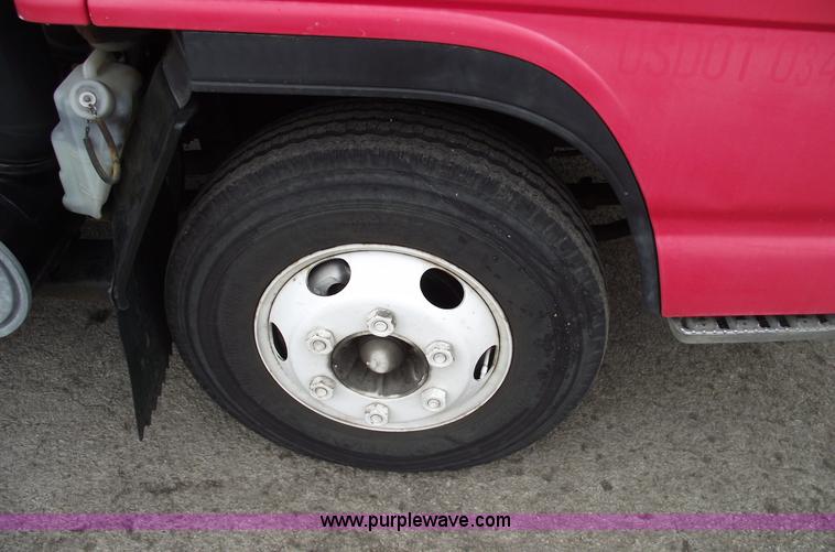 image for item 5450 2000 Isuzu NPR box truck