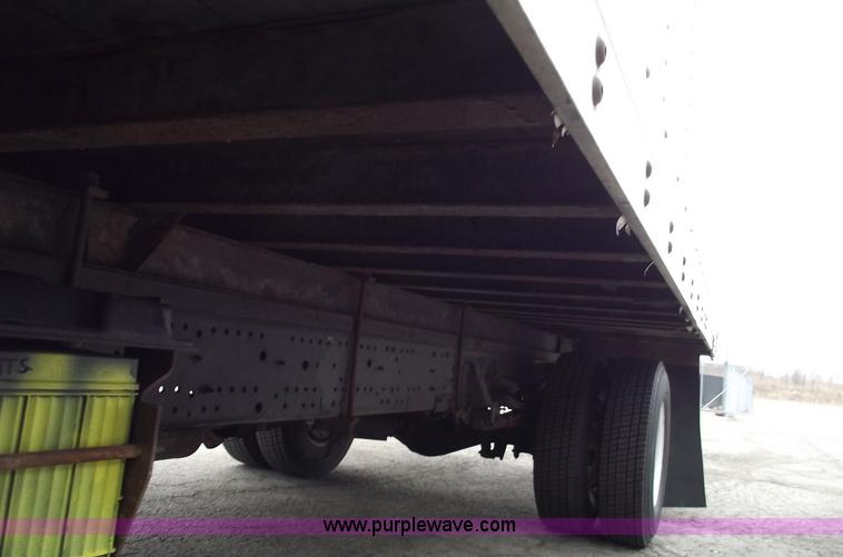 image for item 5450 2000 Isuzu NPR box truck