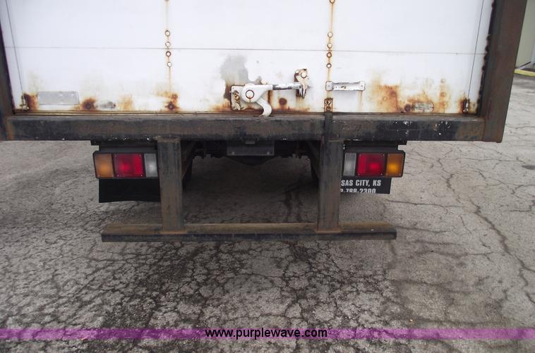image for item 5450 2000 Isuzu NPR box truck