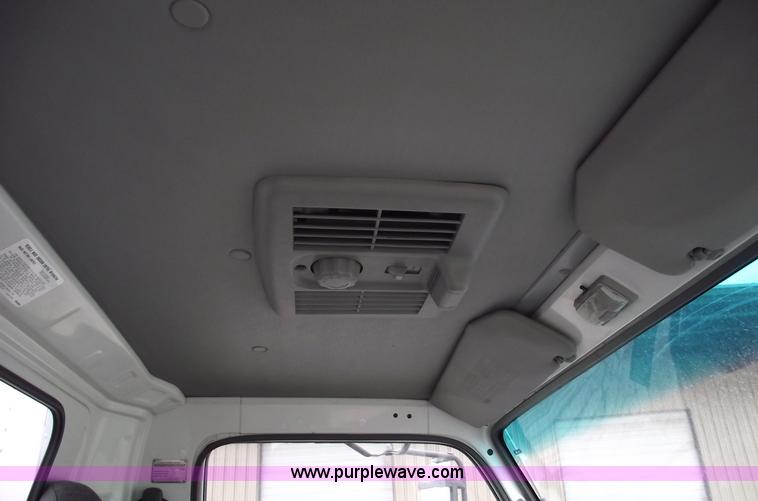 image for item 5450 2000 Isuzu NPR box truck