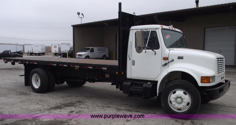 image for item 5451 2000 International 4900 dump flat bed truck