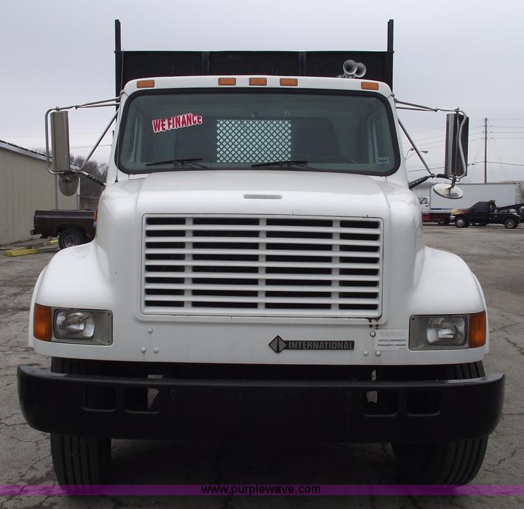 image for item 5451 2000 International 4900 dump flat bed truck