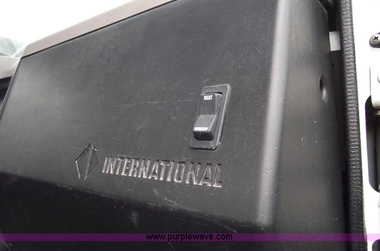 image for item 5451 2000 International 4900 dump flat bed truck