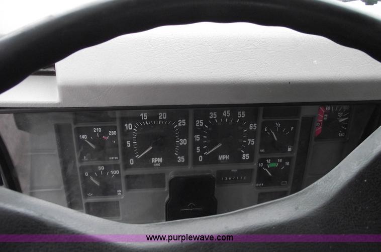 image for item 5451 2000 International 4900 dump flat bed truck