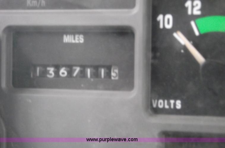 image for item 5451 2000 International 4900 dump flat bed truck