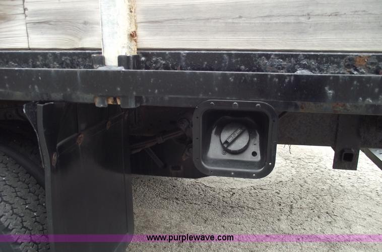 image for item 5452 1999 F450 XL Super Duty flat bed truck