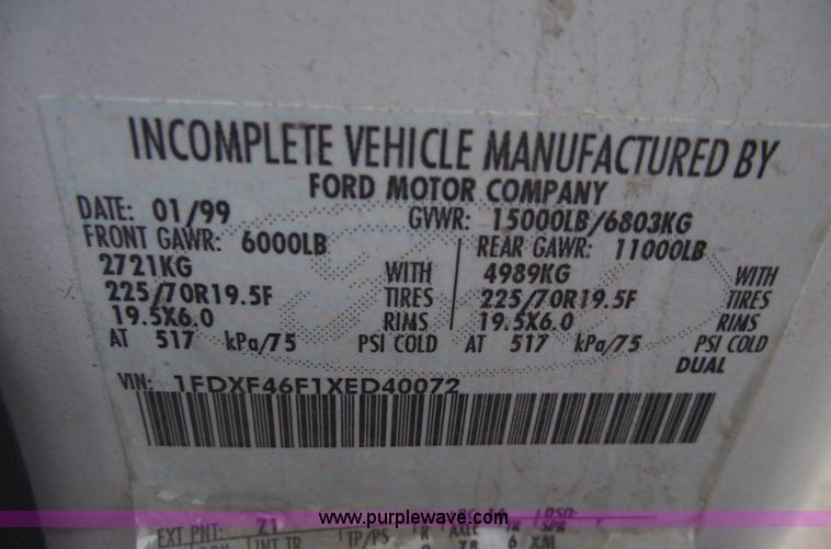 image for item 5452 1999 F450 XL Super Duty flat bed truck