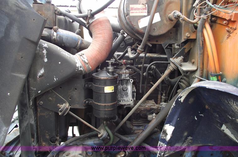 image for item 5453 1994 International 8100 semi truck