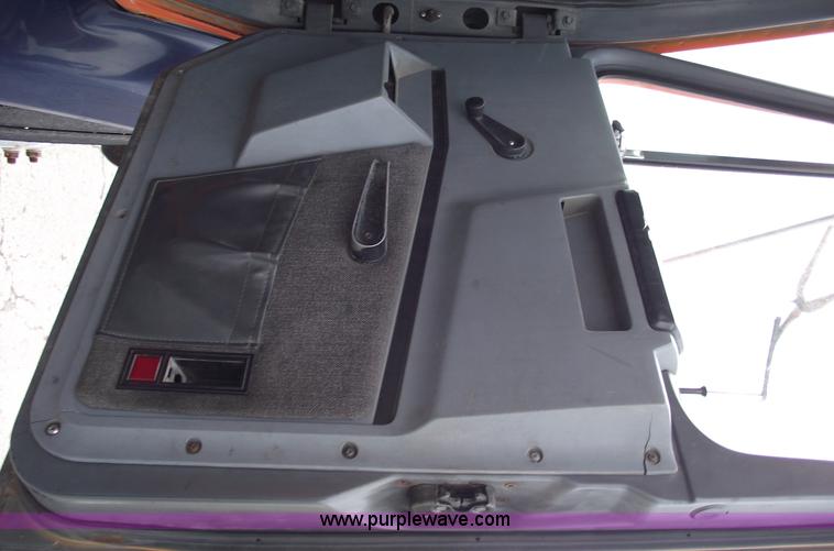 image for item 5453 1994 International 8100 semi truck