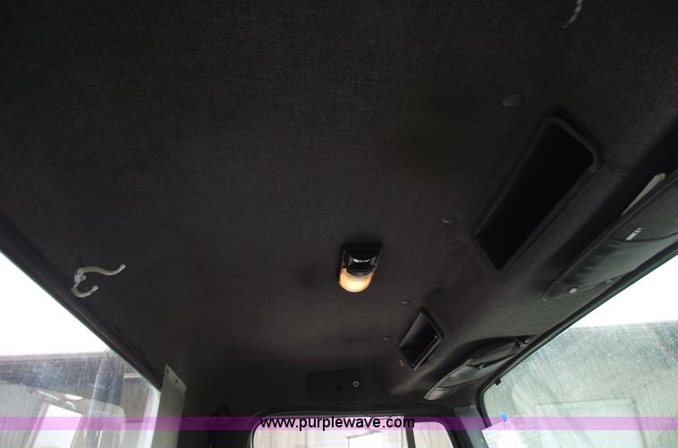 image for item 5453 1994 International 8100 semi truck