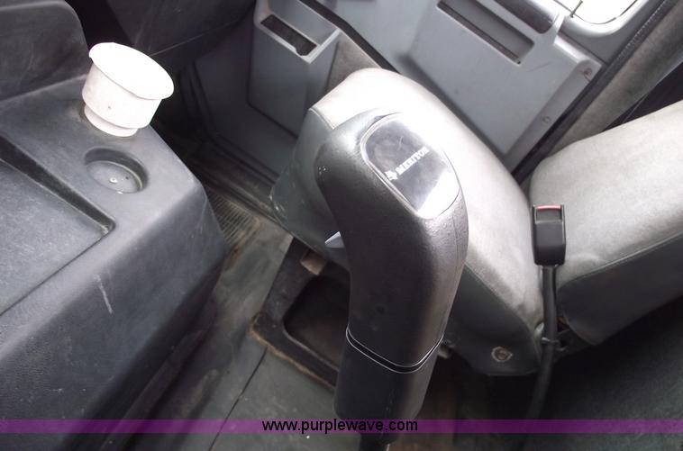 image for item 5453 1994 International 8100 semi truck