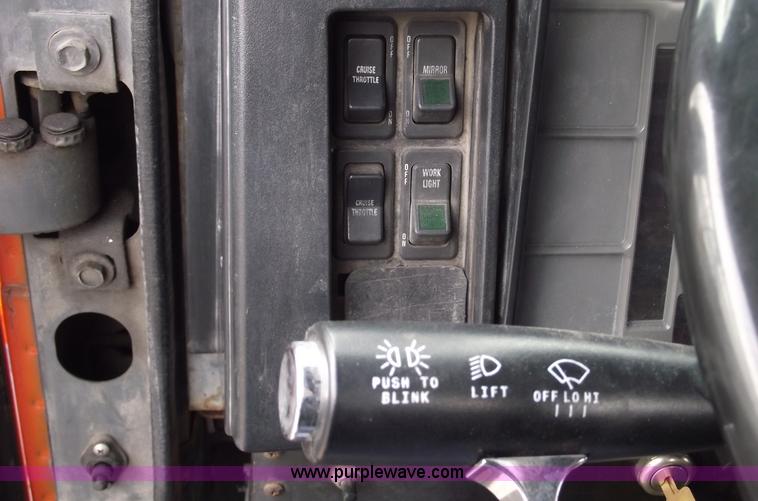 image for item 5453 1994 International 8100 semi truck