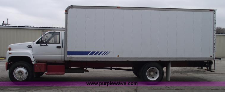 image for item 5454 1995 GMC TopKick box truck